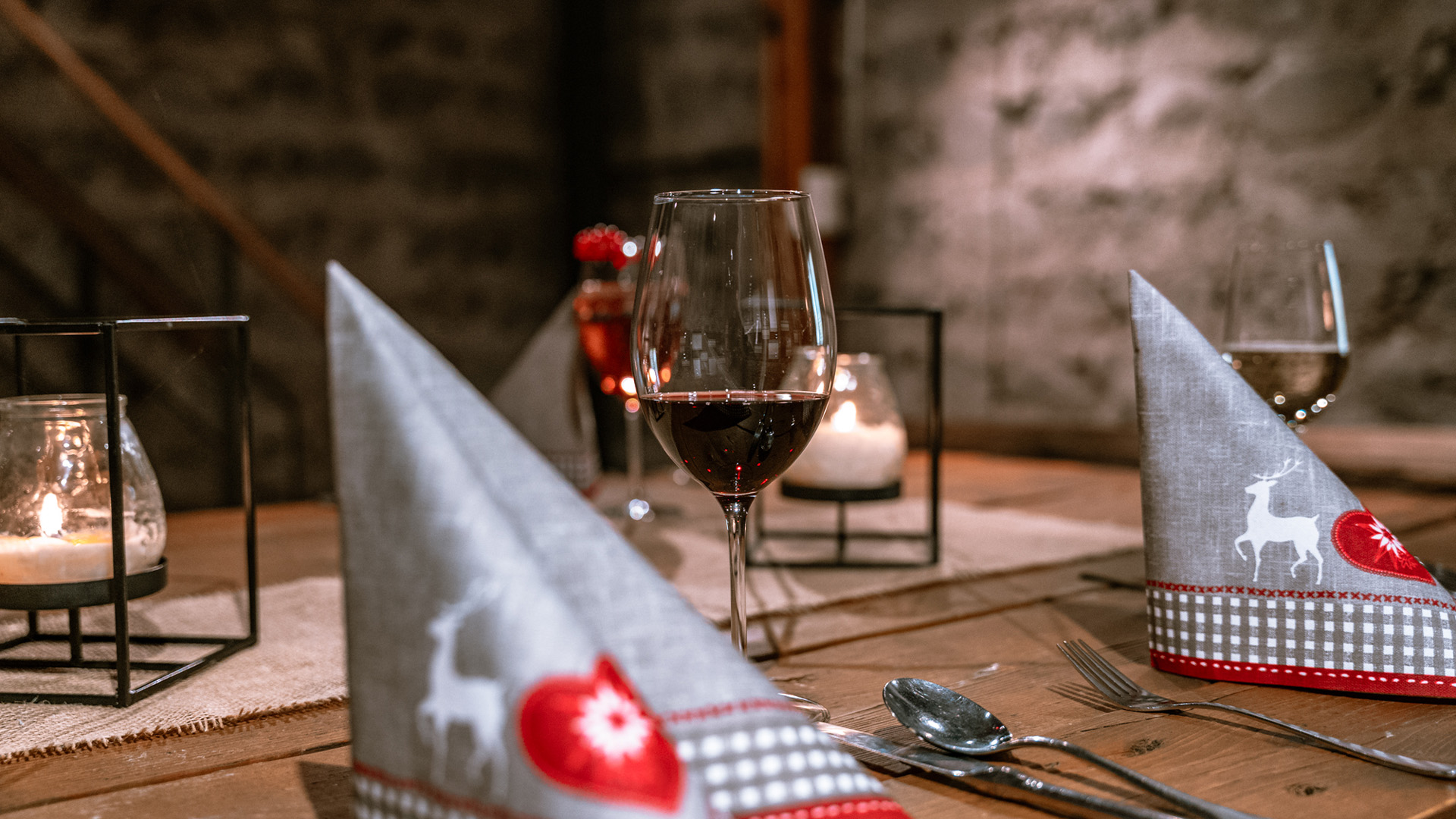 1920x1080_0000_burg_freundsberg_juni_2023_annalehner-45